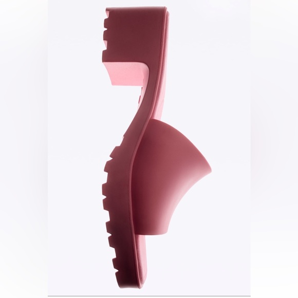 Zara Barbie rubberized lug sole sandals - Picture 6 of 16